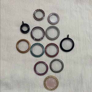 Origami Owl Circular Pendants/changers.